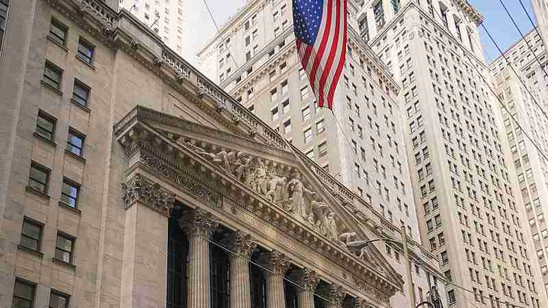 New York Stock Exchange - New York Stock Exchange Facade 2015, tags: 5g-rollout und svs - CC BY-SA